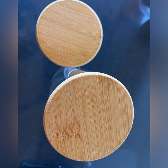 2 Glass Jars with wooden lids  - decorative and functional - Picture 3 of 5